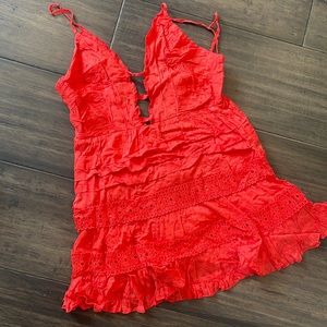 Selfie Leslie deep V ruffle dress red